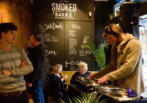 Smoked-Bar2.B.Q-Horeca-Cro.jpg