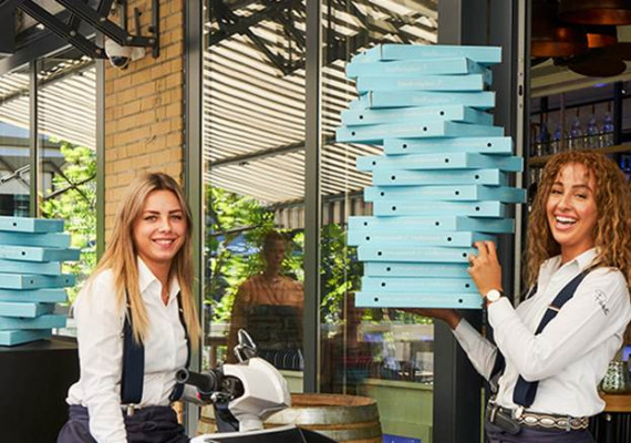 Pavarotti - HCN1.jpg